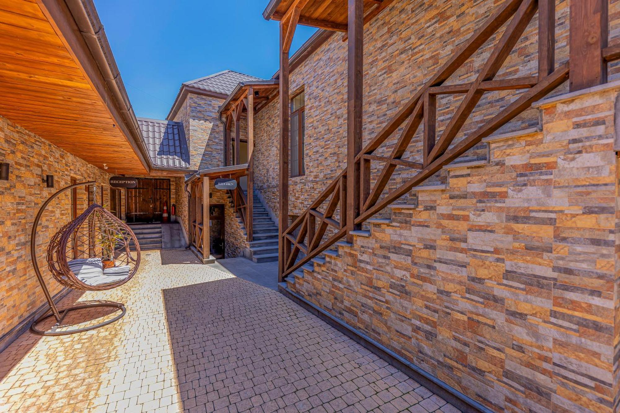 Boutique Living Hotel Erivan Dış mekan fotoğraf