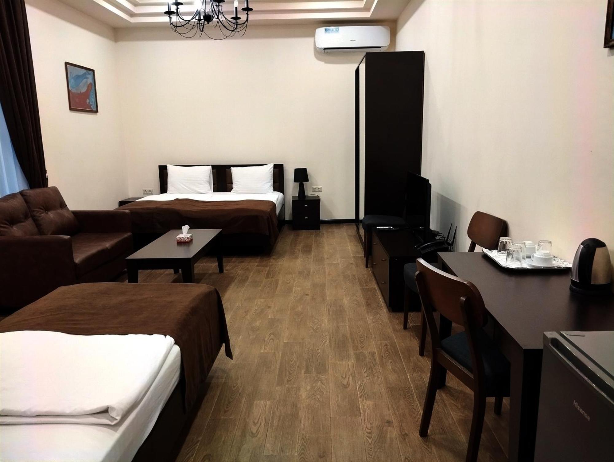 Boutique Living Hotel Erivan Dış mekan fotoğraf