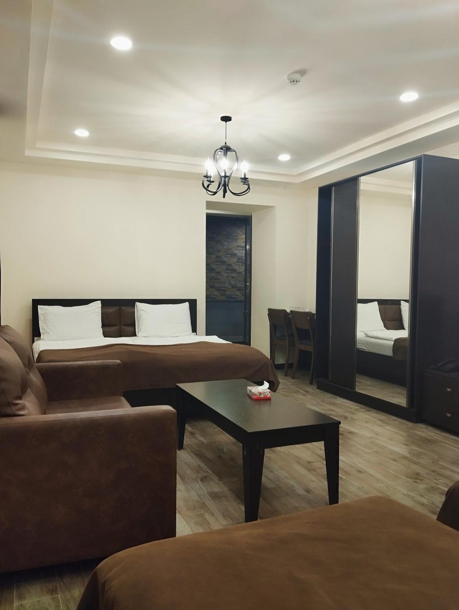 Boutique Living Hotel Erivan Dış mekan fotoğraf